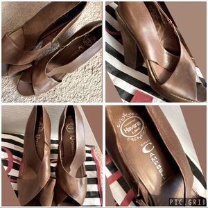 Vintage Jeffrey Campbell, one of the first shoes ever made by this designer.